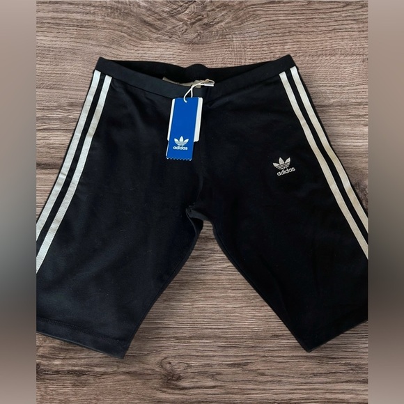 Adidas Athletic Cycling Shorts - Picture 2 of 3